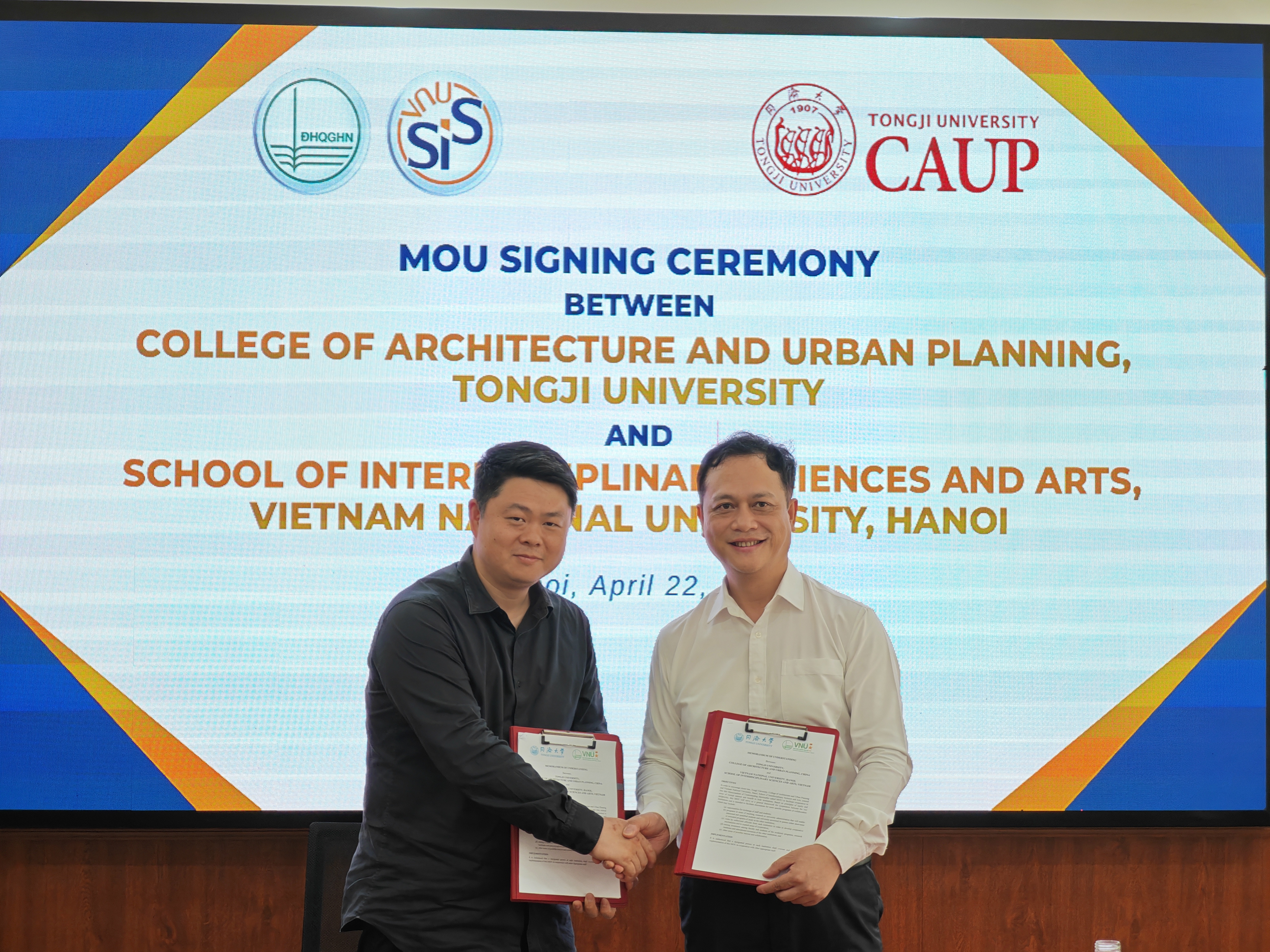Hợp tác cùng Đại học Đồng Tế trong lĩnh vực Top 12 thế giới: VNU-SIS mở rộng mạng lưới đào tạo Kiến trúc và Đô thị bền vững.