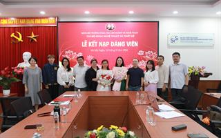 Chi bộ Khoa Nghệ thuật và Thiết kế tổ chức Lễ kết nạp Đảng viên mới cho hai quần chúng ưu tú